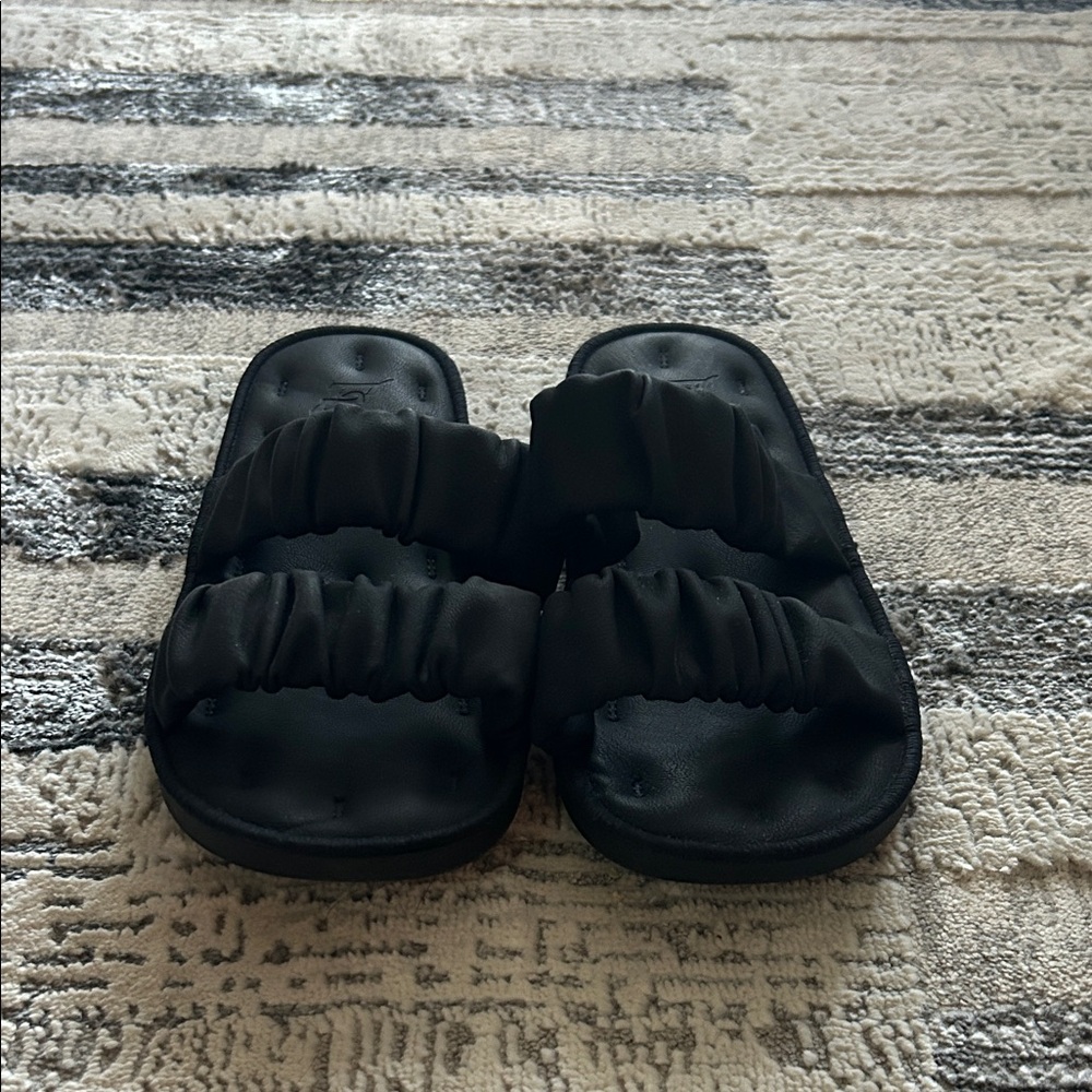 Blowfish Malibu Elegant Black Women's Sandals